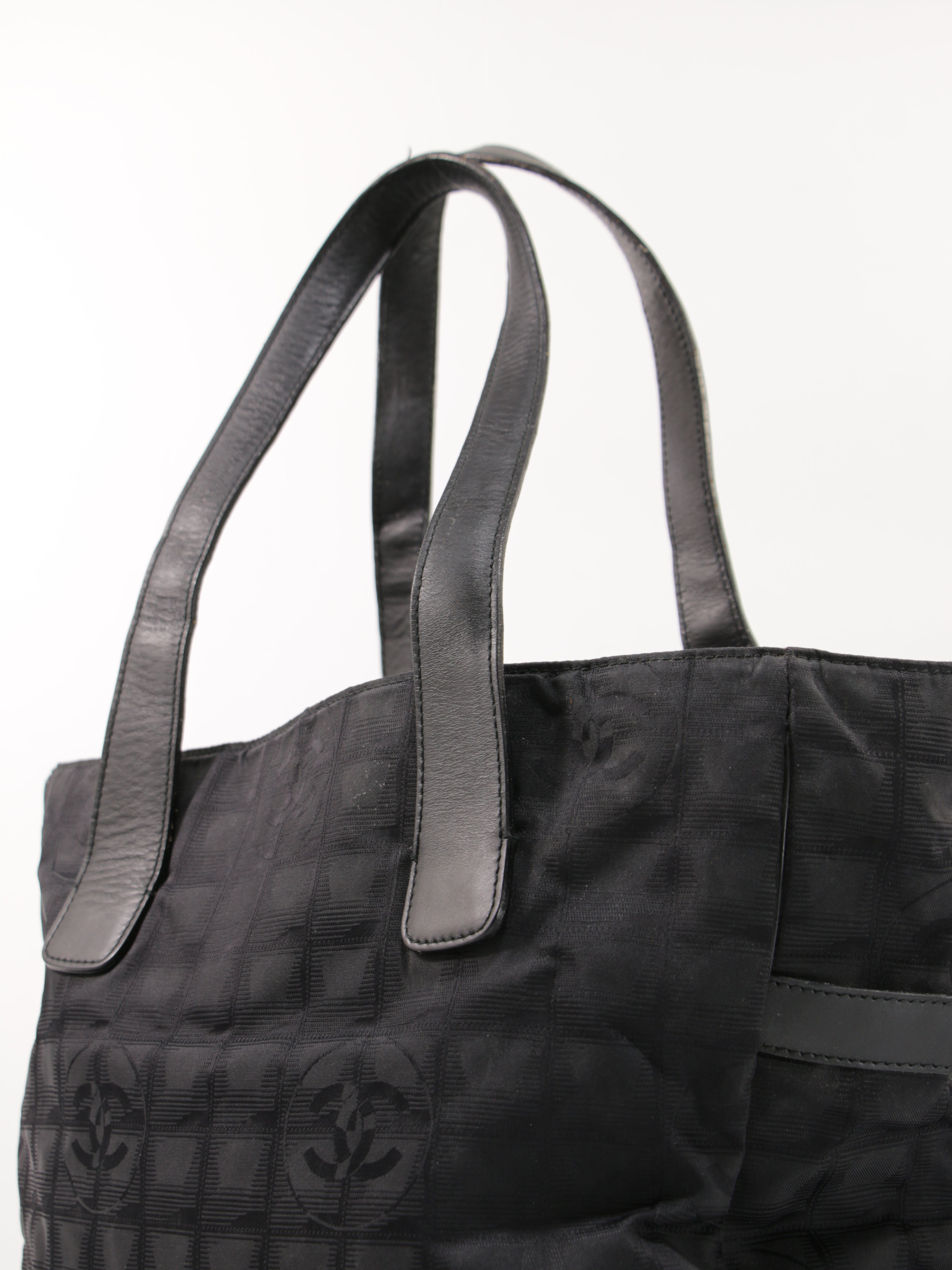 Large Travel Line Tote