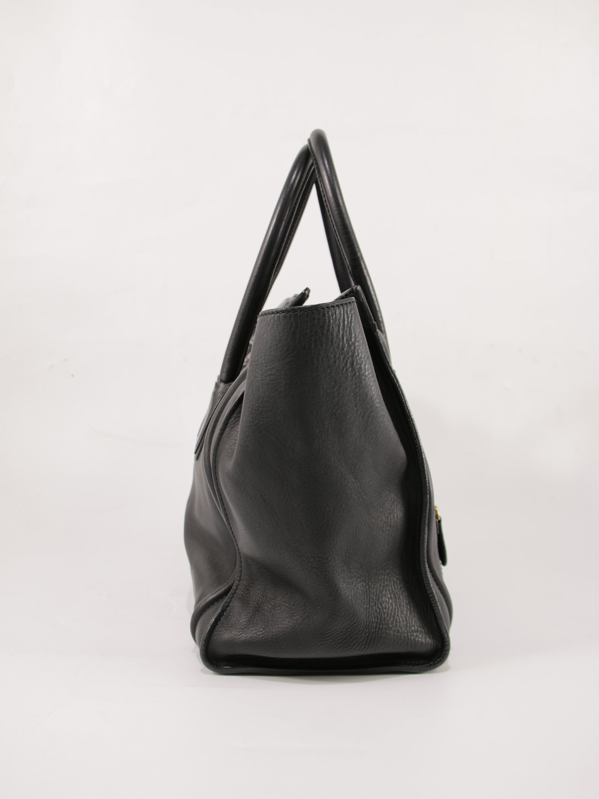 Medium luggage