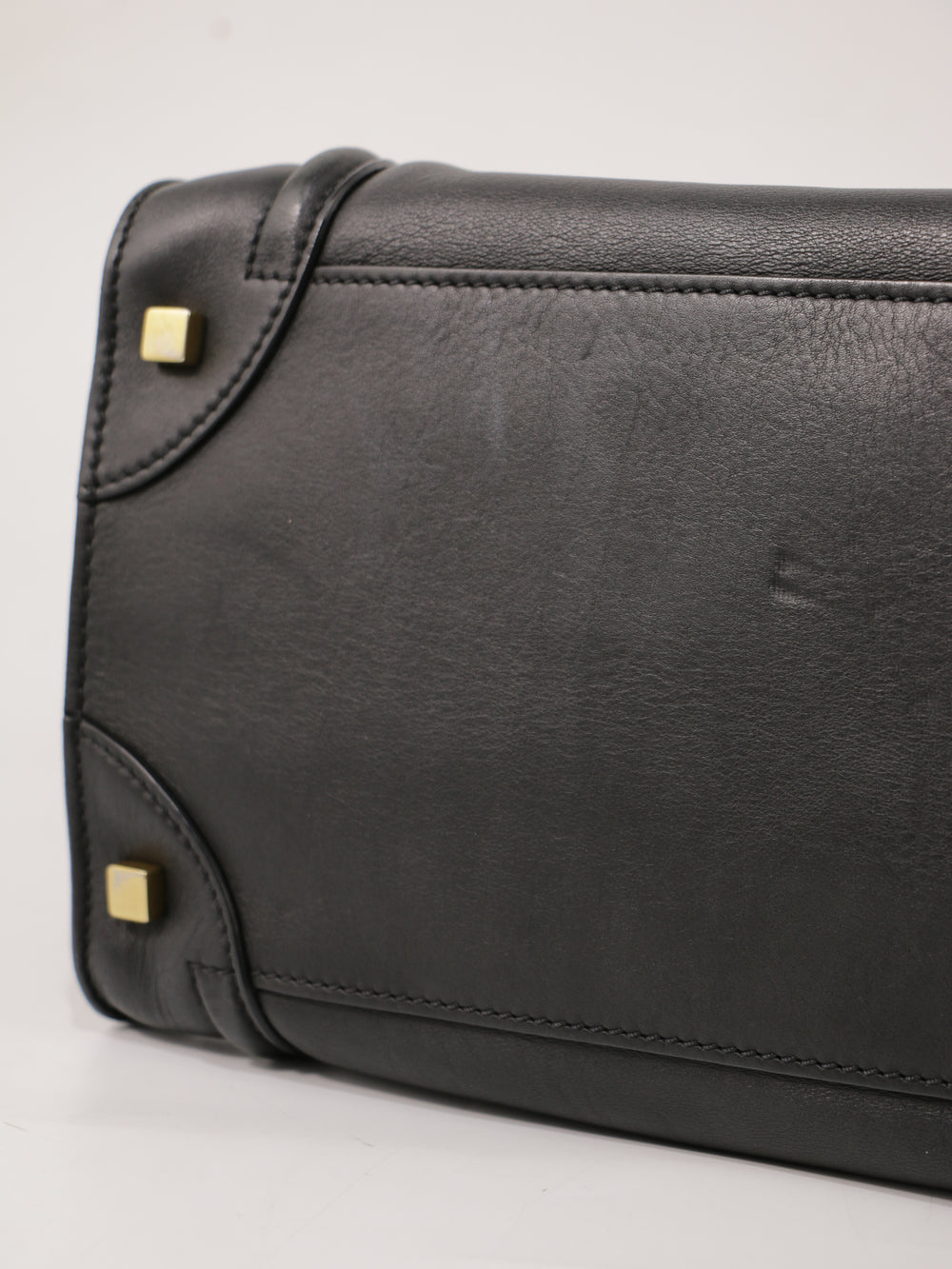 Medium luggage