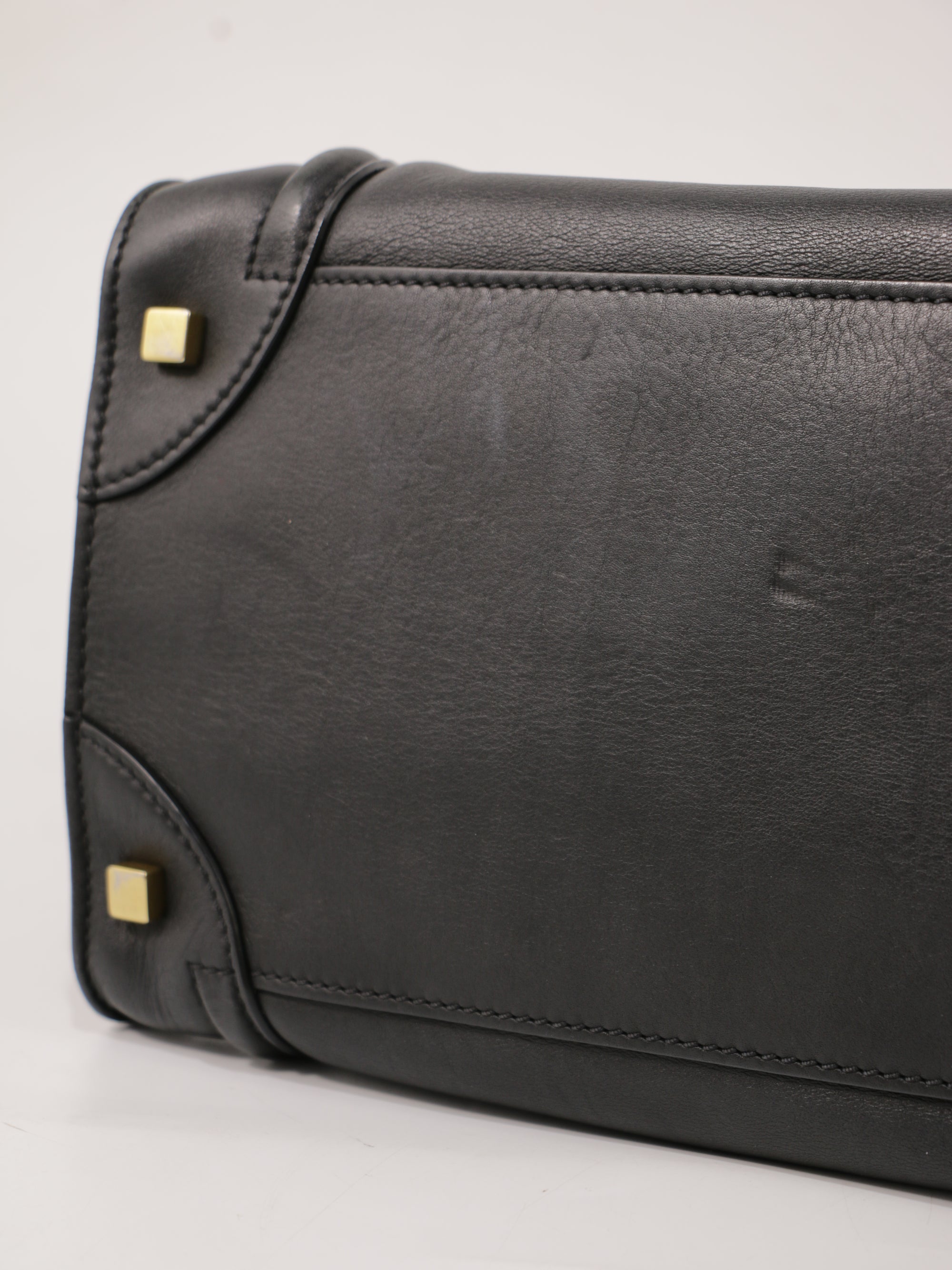 Medium luggage