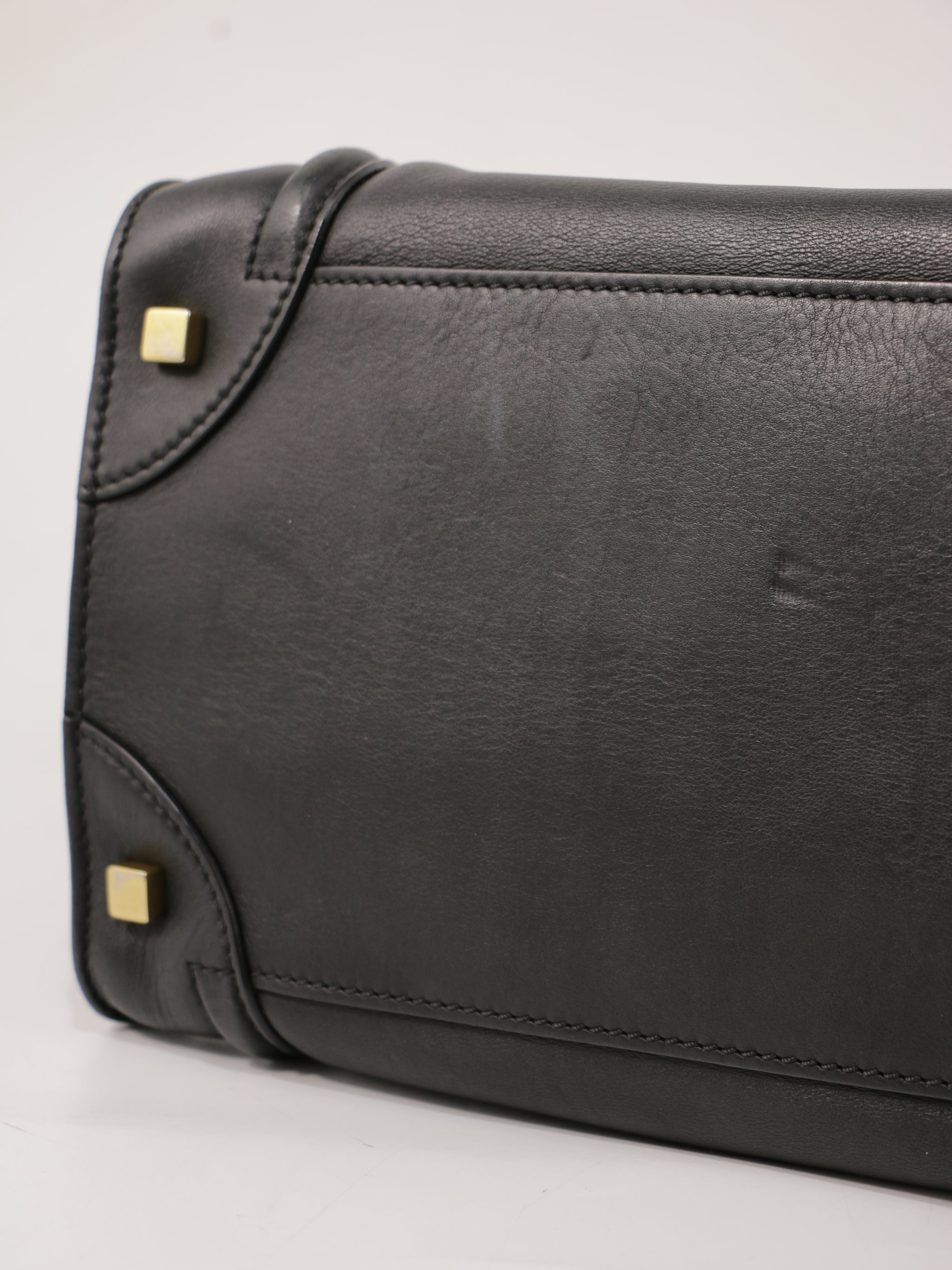 Medium luggage