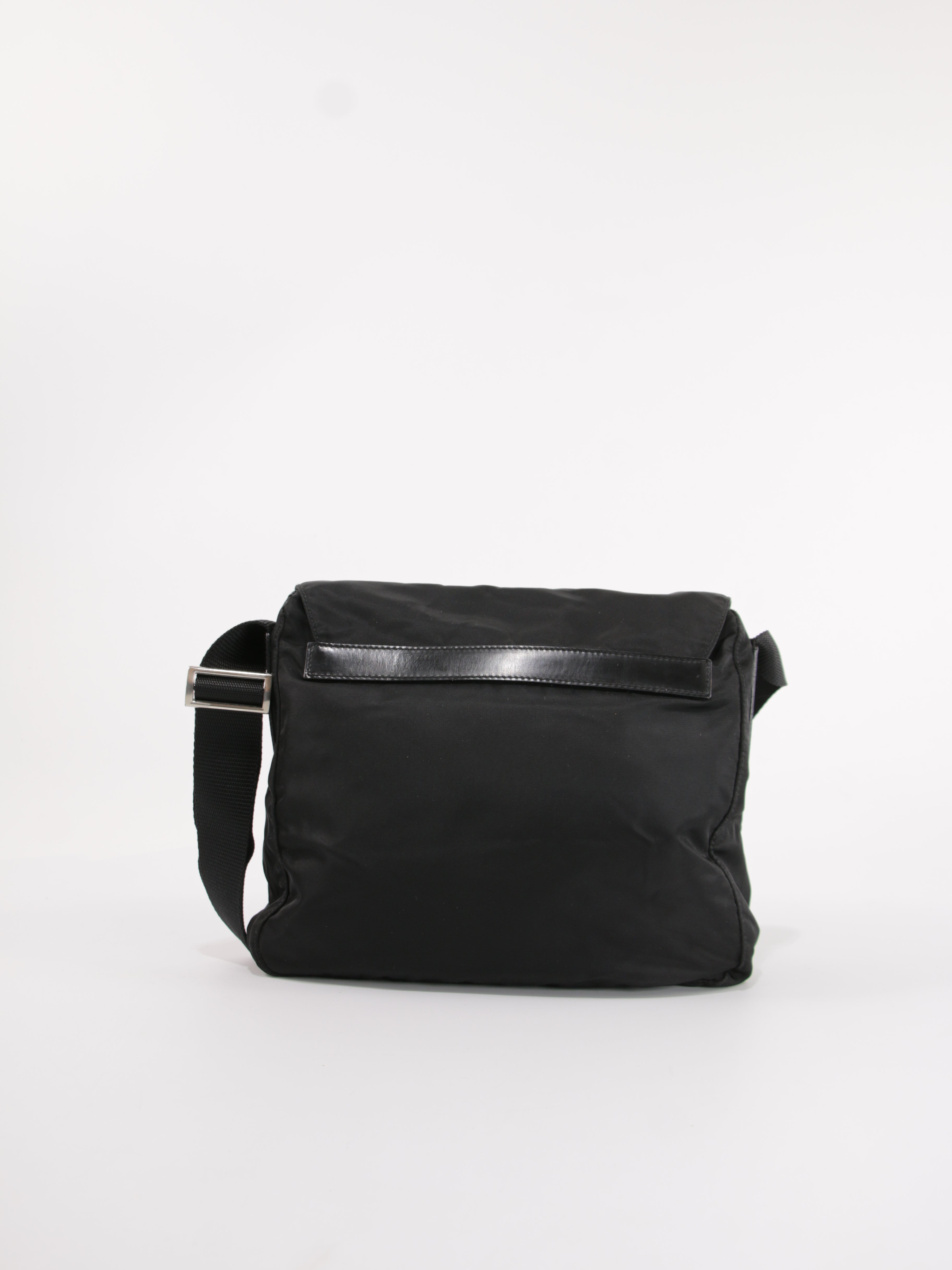 Single Buckle Messenger