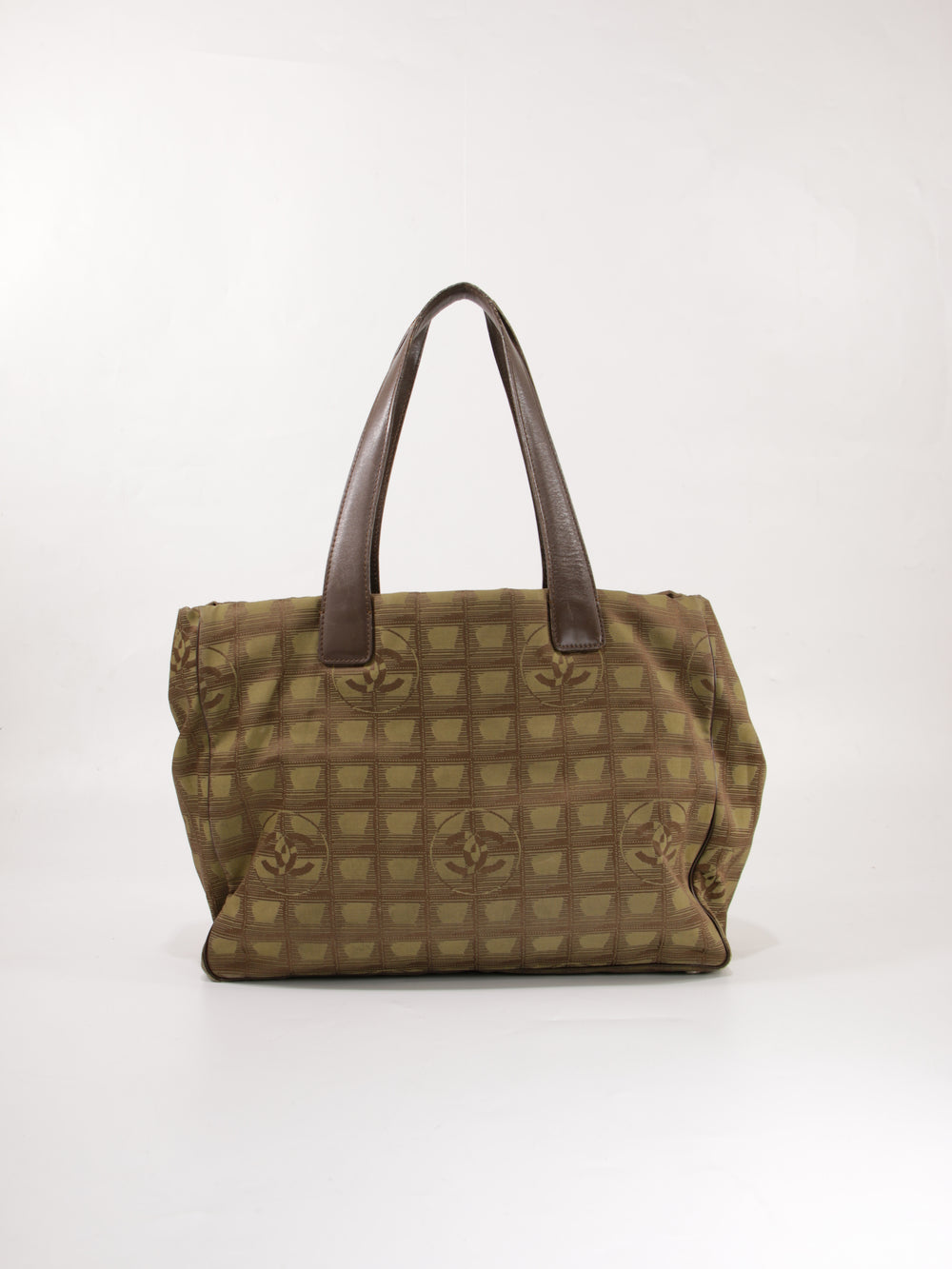 Medium New Travel Line Tote