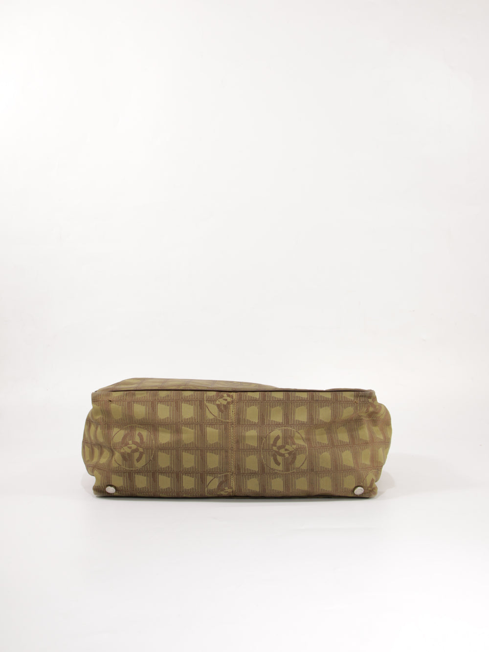 Medium New Travel Line Tote