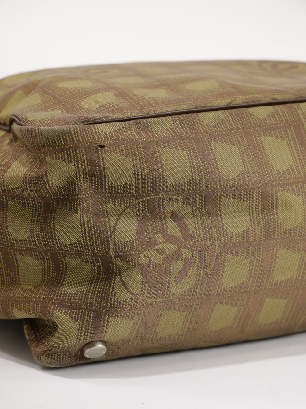 Medium New Travel Line Tote