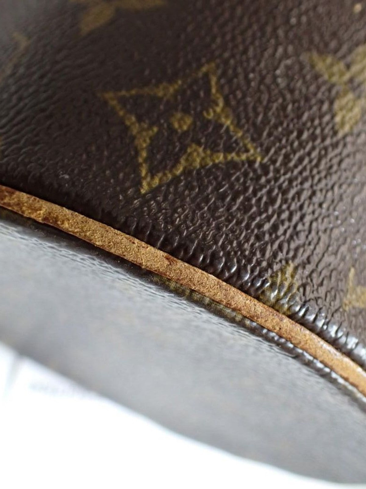 Louis Vuitton Papillon 26