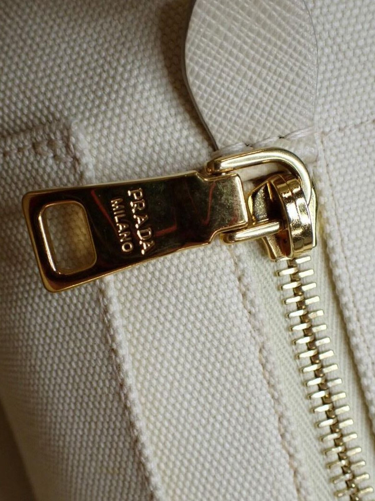 Prada Medium Canapa