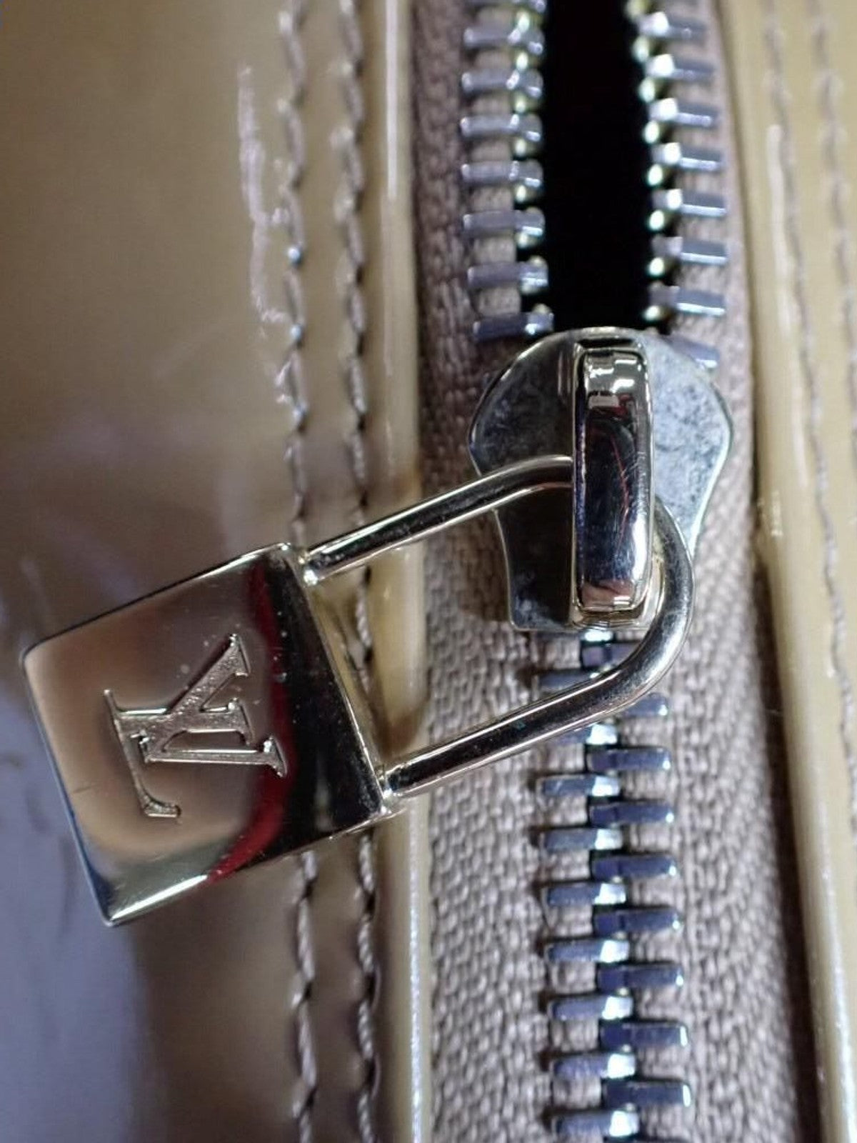 Louis Vuitton Bedford