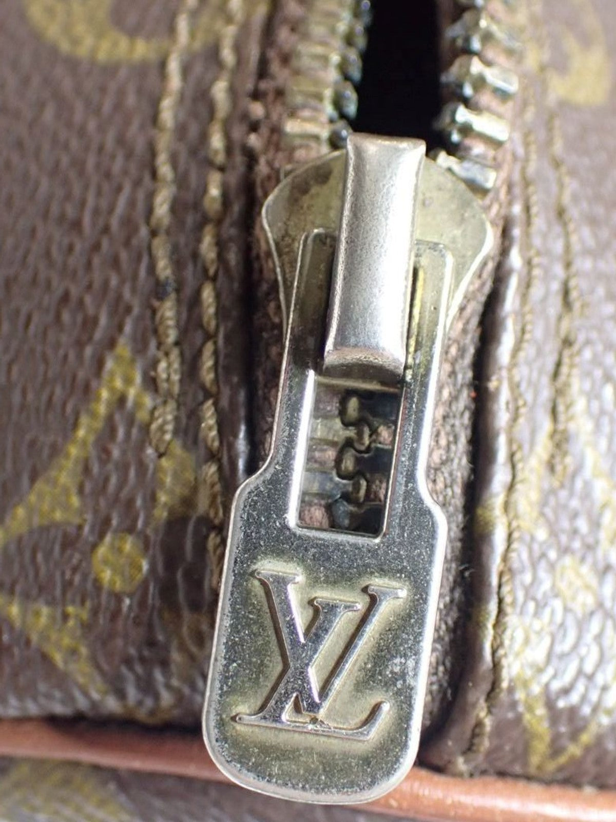 Louis Vuitton Papillon 26